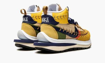 NIKE
VAPORWAFFLE
Sacai x Jean Paul Gaultier - Multicolor
