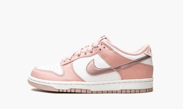 NIKE DUNK LOW 
Pink Velvet