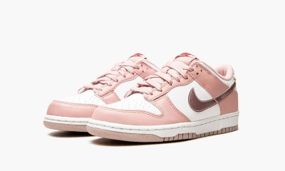 NIKE DUNK LOW 
Pink Velvet